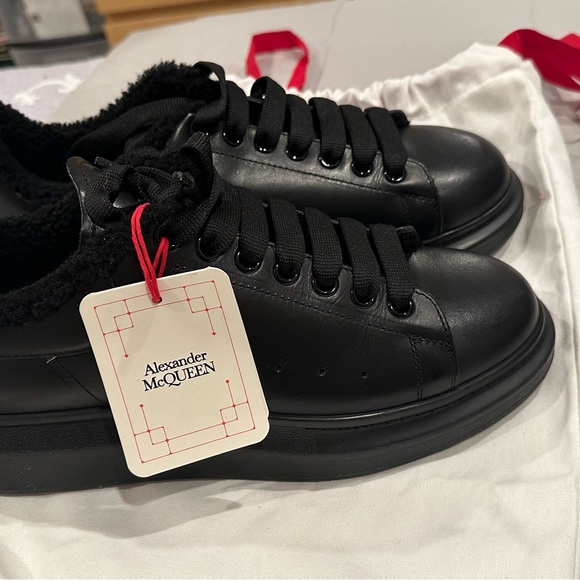 Alexander McQUEEN winter sneakers New. Size 43